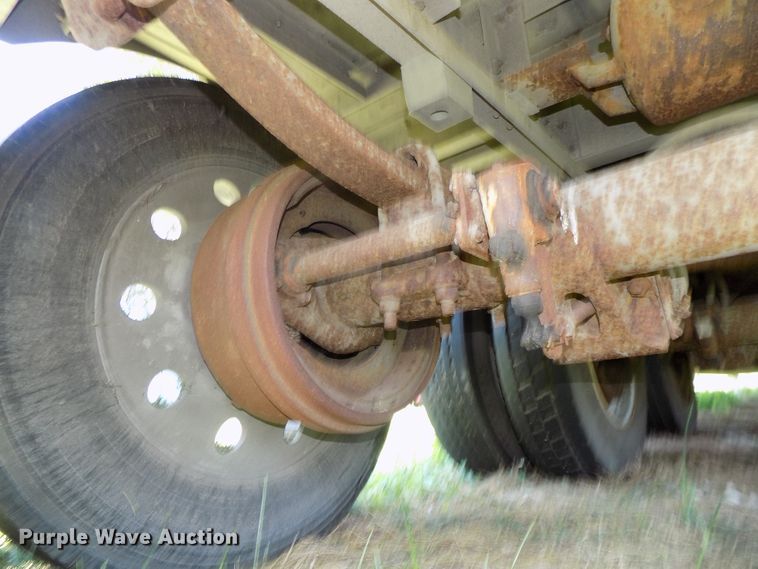 image for item DE7755 1997 Wilson PSDCL-302CL livestock trailer
