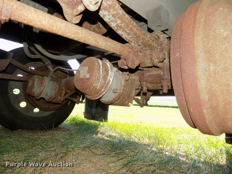 image for item DE7755 1997 Wilson PSDCL-302CL livestock trailer