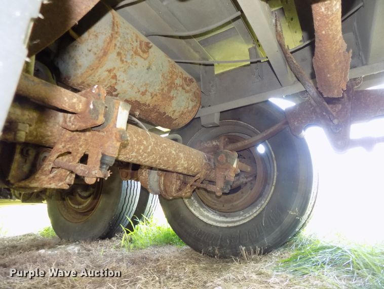 image for item DE7755 1997 Wilson PSDCL-302CL livestock trailer