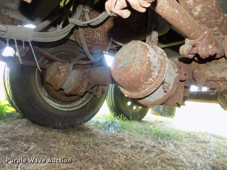 image for item DE7755 1997 Wilson PSDCL-302CL livestock trailer