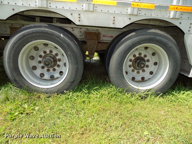 image for item DE7755 1997 Wilson PSDCL-302CL livestock trailer