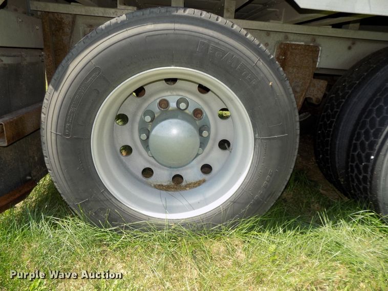 image for item DE7755 1997 Wilson PSDCL-302CL livestock trailer