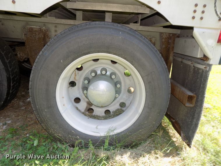 image for item DE7755 1997 Wilson PSDCL-302CL livestock trailer