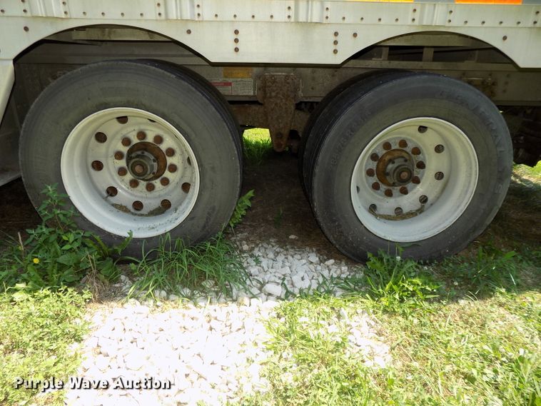 image for item DE7755 1997 Wilson PSDCL-302CL livestock trailer