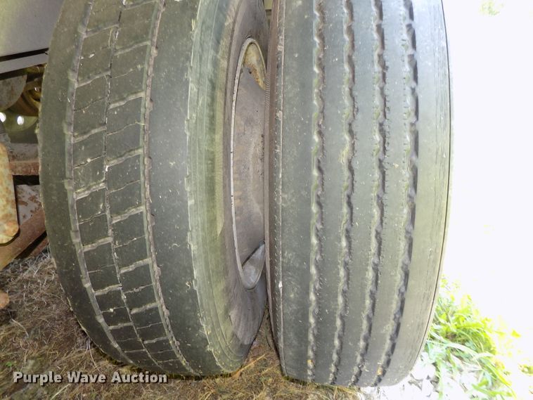 image for item DE7755 1997 Wilson PSDCL-302CL livestock trailer