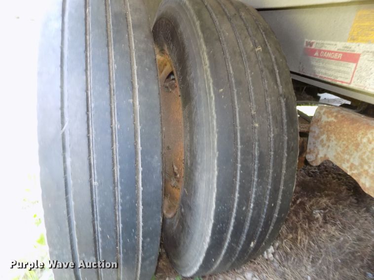 image for item DE7755 1997 Wilson PSDCL-302CL livestock trailer