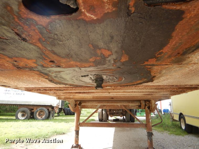 image for item DG4798 1986 Stoughton ASVW-485T-S-C-WEDGE dry van trailer