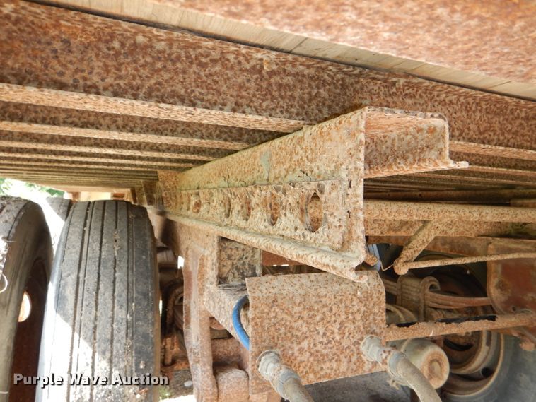 image for item DG4798 1986 Stoughton ASVW-485T-S-C-WEDGE dry van trailer