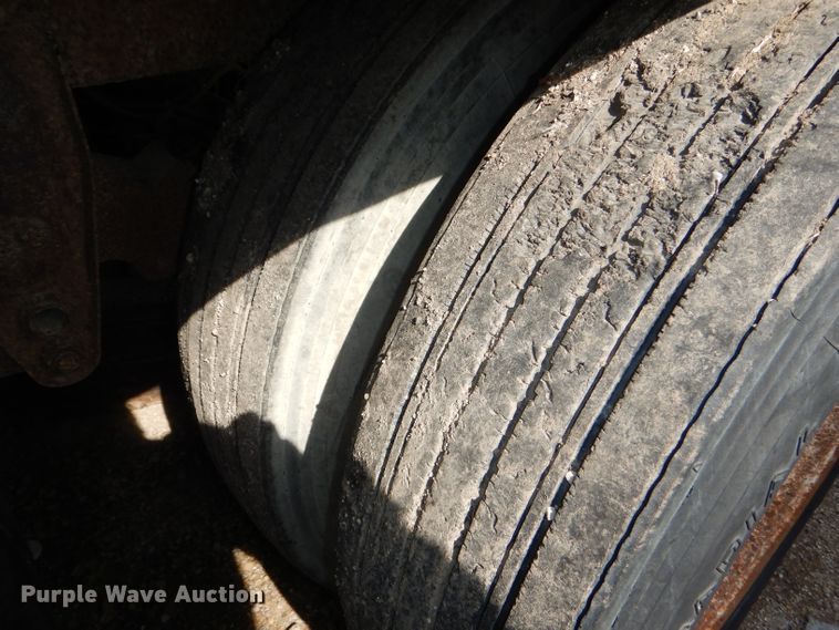 image for item DG4798 1986 Stoughton ASVW-485T-S-C-WEDGE dry van trailer