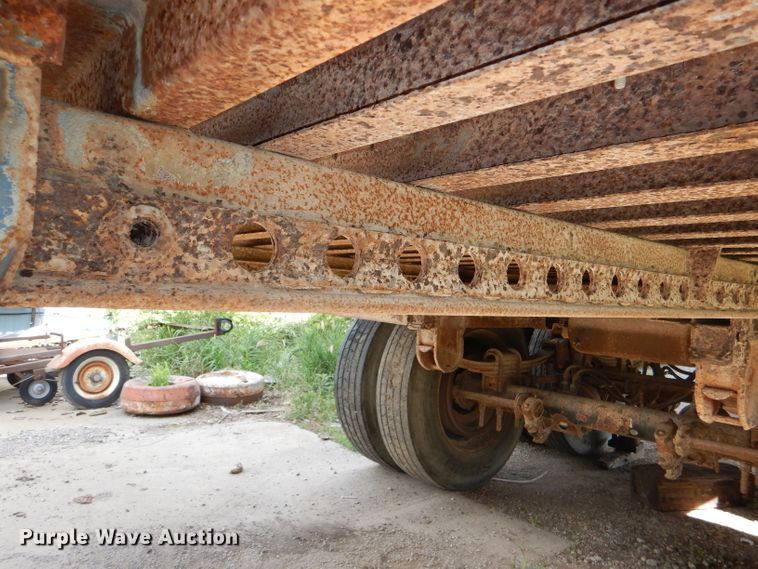 image for item DG4798 1986 Stoughton ASVW-485T-S-C-WEDGE dry van trailer