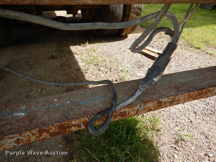 image for item DG4798 1986 Stoughton ASVW-485T-S-C-WEDGE dry van trailer