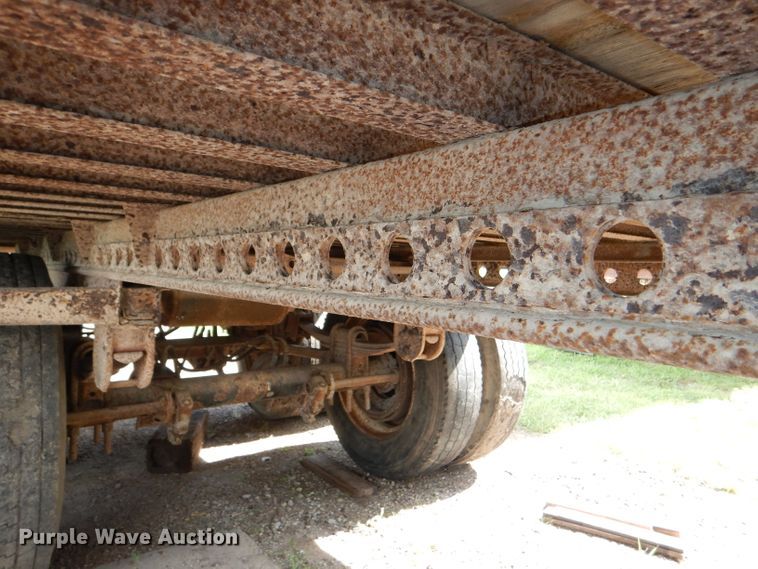 image for item DG4798 1986 Stoughton ASVW-485T-S-C-WEDGE dry van trailer