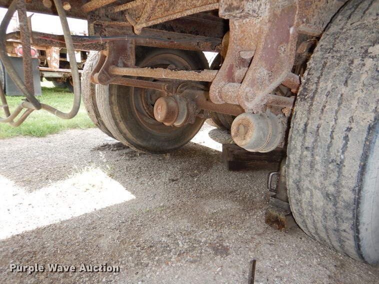 image for item DG4798 1986 Stoughton ASVW-485T-S-C-WEDGE dry van trailer