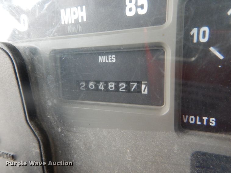 image for item DH6069 2001 International 4700 semi truck