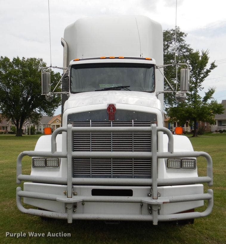 image for item EK9049 2012 Kenworth T800 semi truck