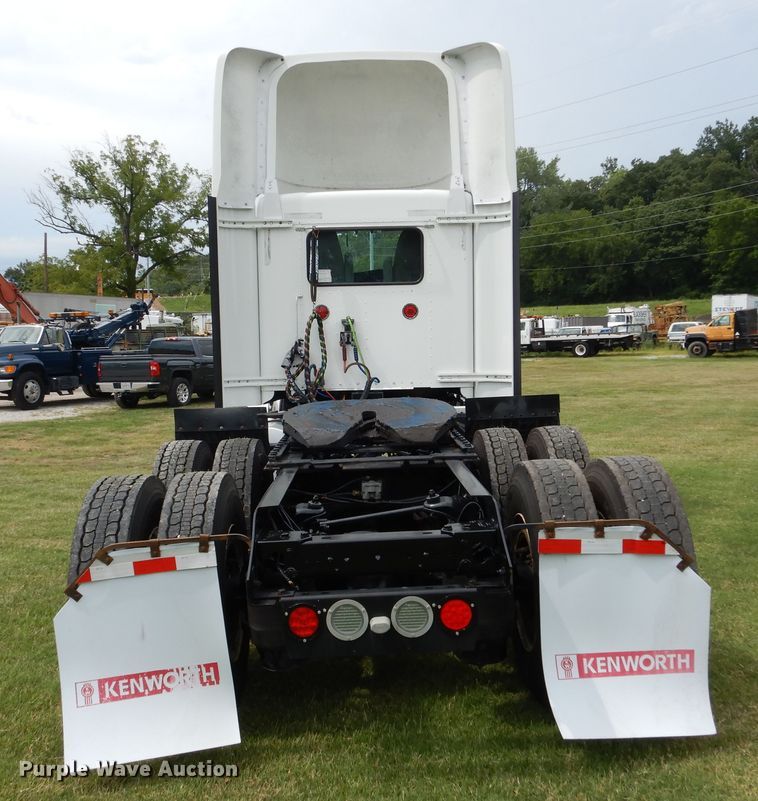 image for item EK9049 2012 Kenworth T800 semi truck
