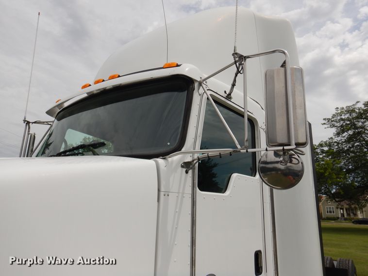 image for item EK9049 2012 Kenworth T800 semi truck