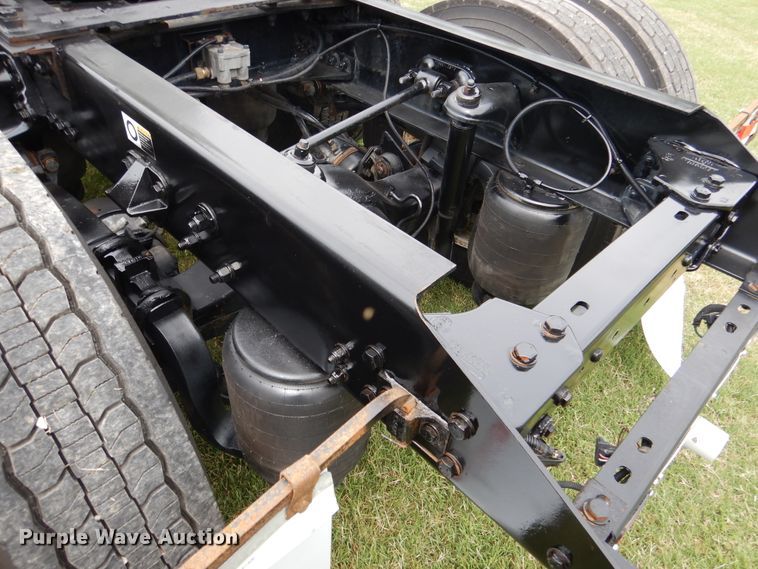 image for item EK9049 2012 Kenworth T800 semi truck