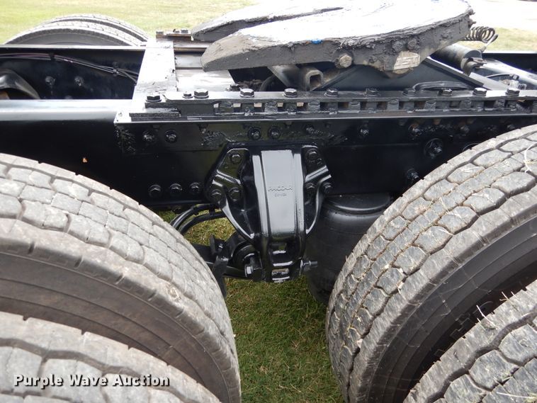 image for item EK9049 2012 Kenworth T800 semi truck