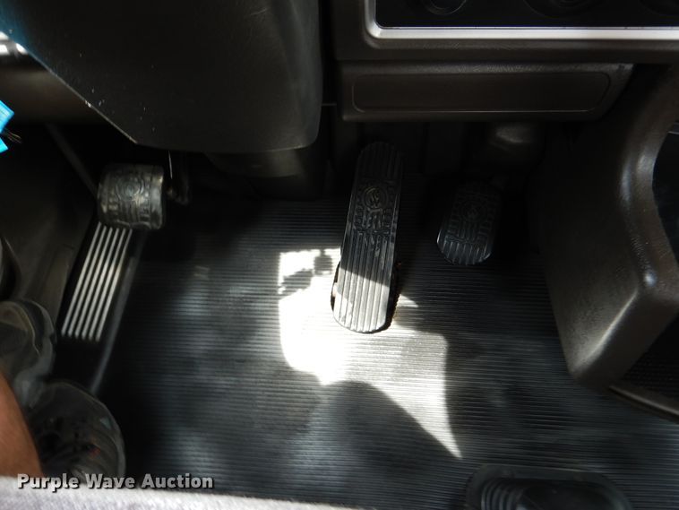 image for item EK9049 2012 Kenworth T800 semi truck