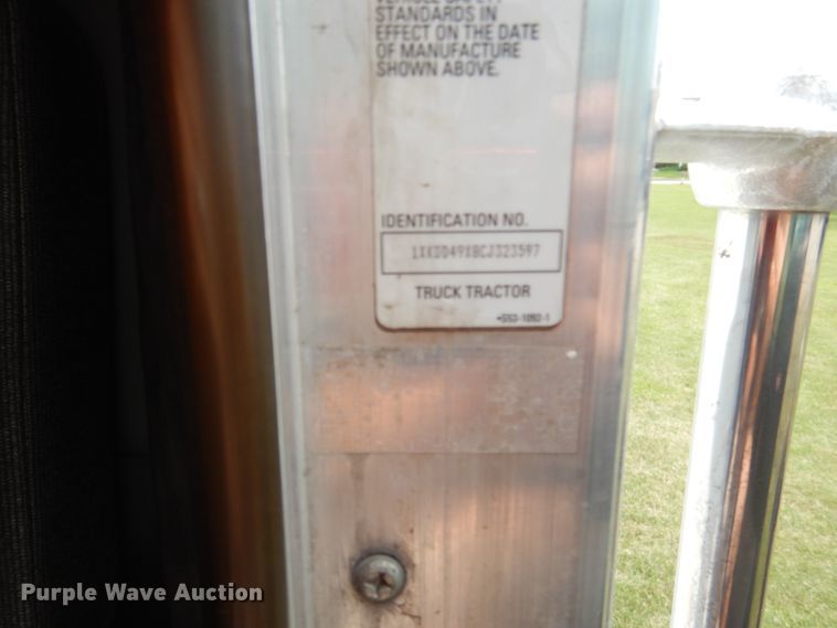 image for item EK9049 2012 Kenworth T800 semi truck