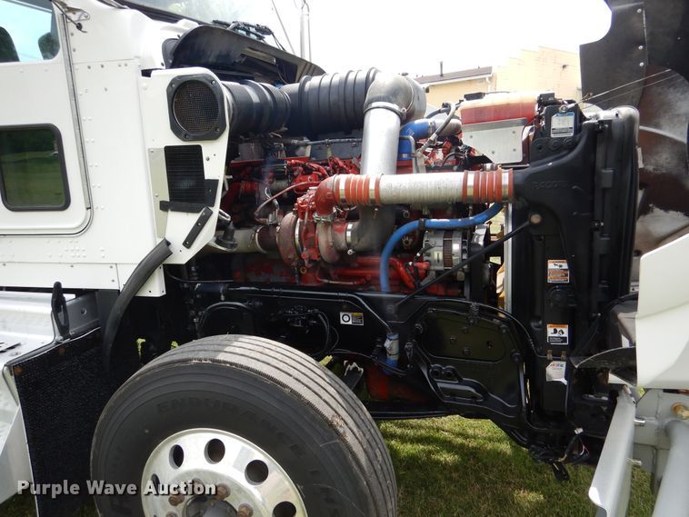 image for item EK9049 2012 Kenworth T800 semi truck