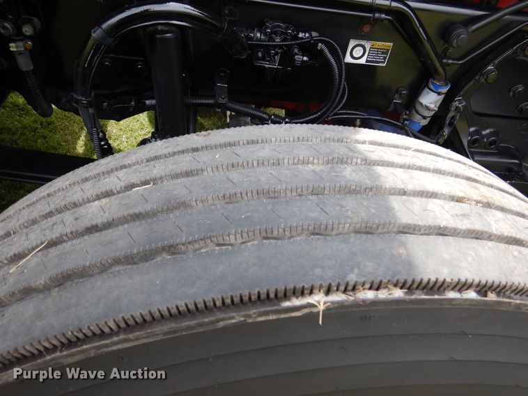 image for item EK9049 2012 Kenworth T800 semi truck