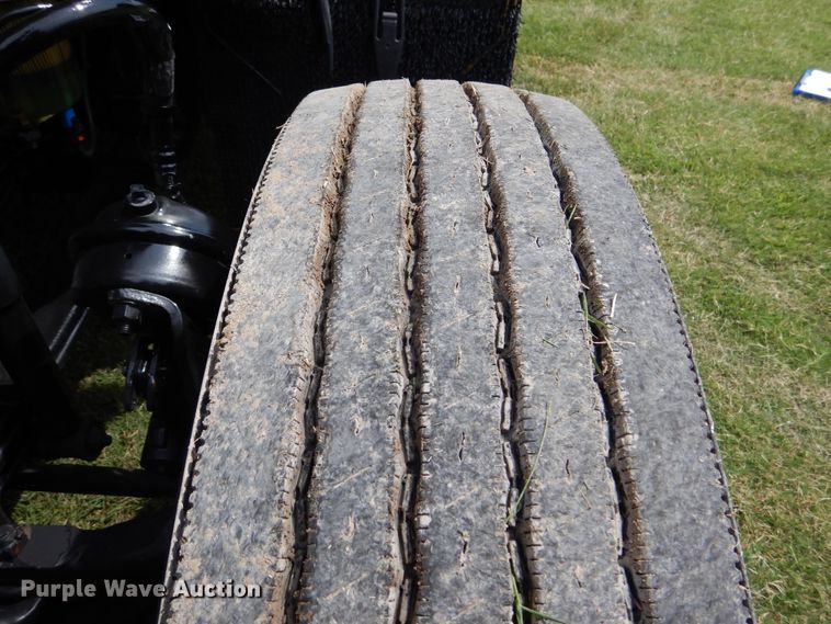 image for item EK9049 2012 Kenworth T800 semi truck