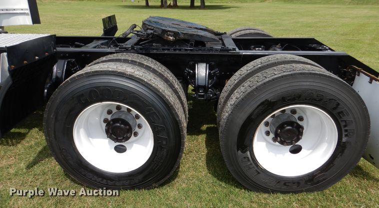 image for item EK9049 2012 Kenworth T800 semi truck