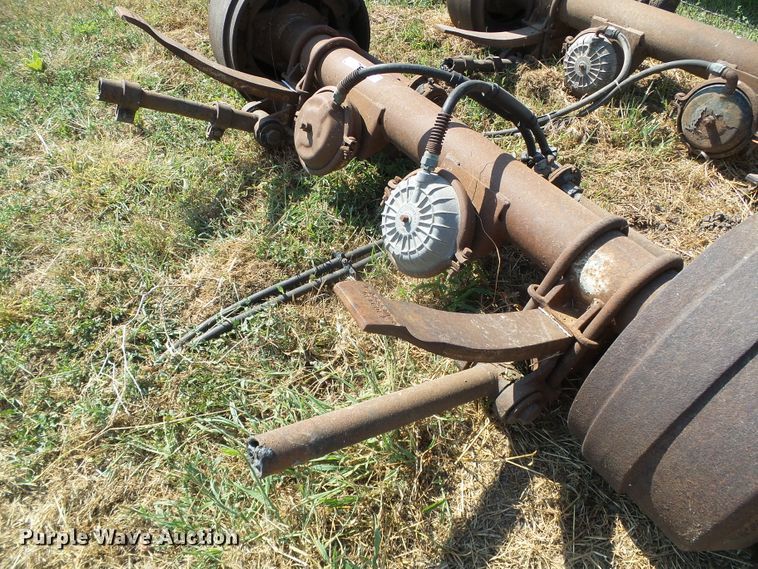 image for item EQ9174 (2) axles