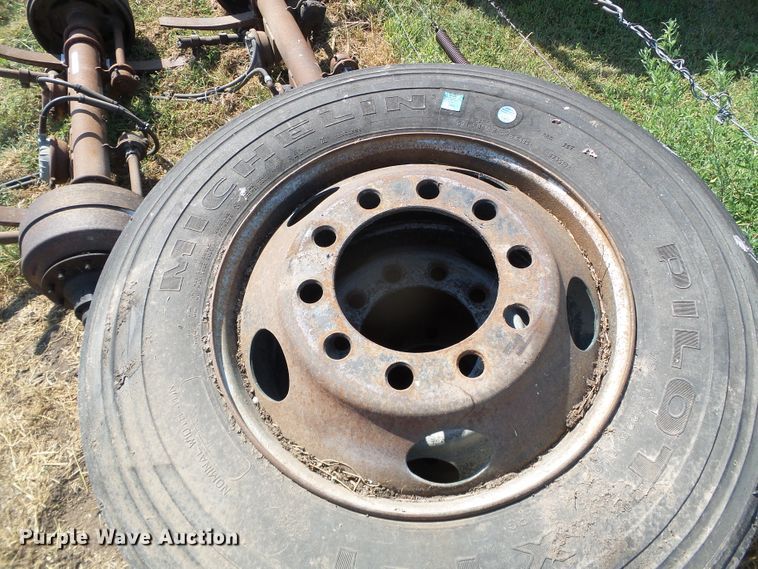 image for item EQ9174 (2) axles