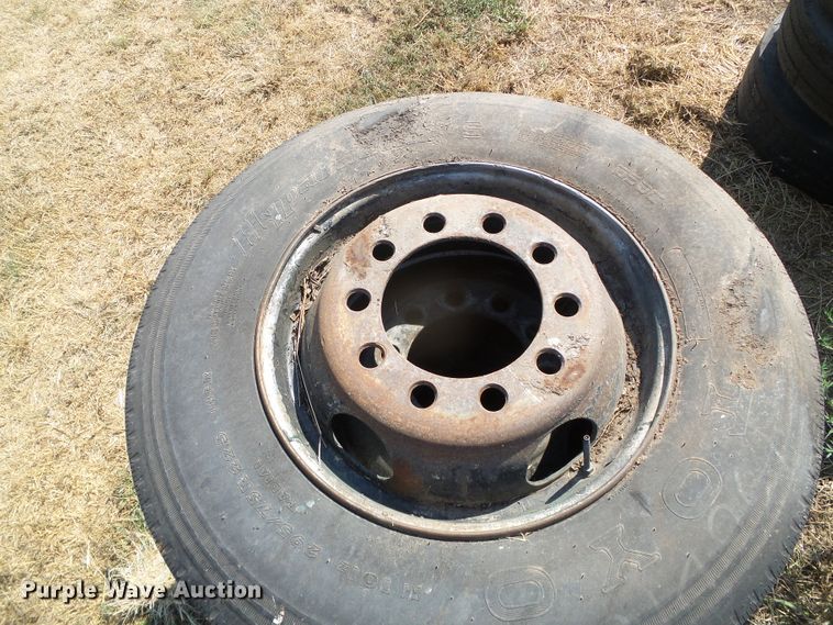 image for item EQ9174 (2) axles