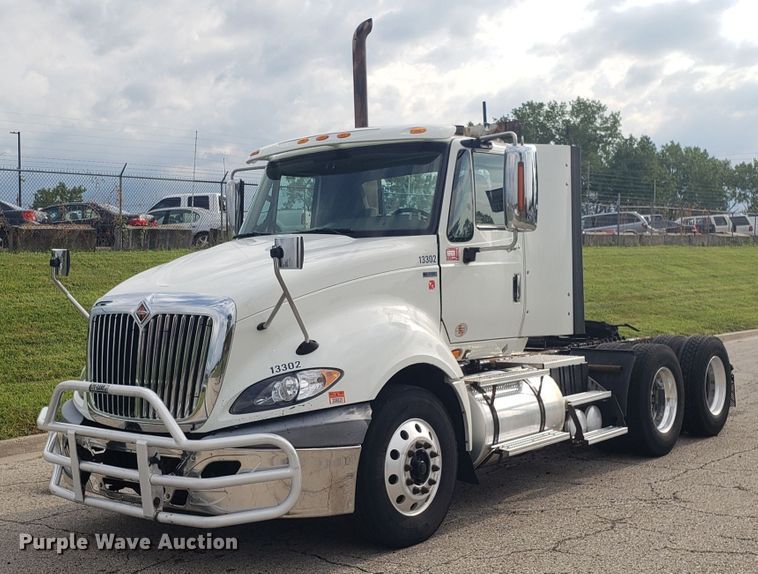 image for item ET9843 2013 International ProStar semi truck