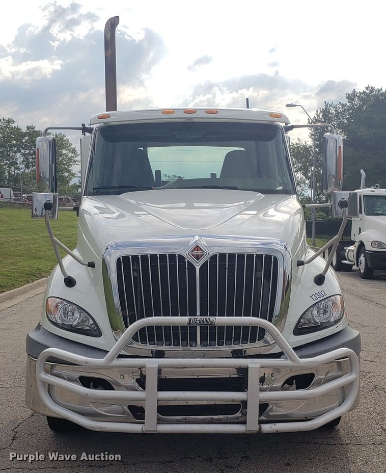 image for item ET9843 2013 International ProStar semi truck