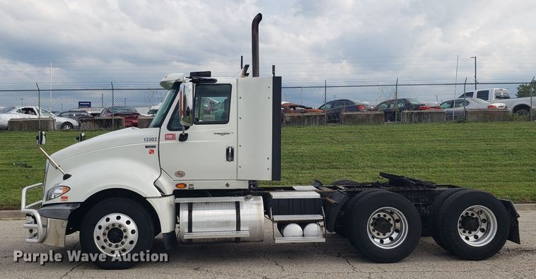 image for item ET9843 2013 International ProStar semi truck