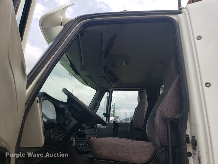 image for item ET9843 2013 International ProStar semi truck