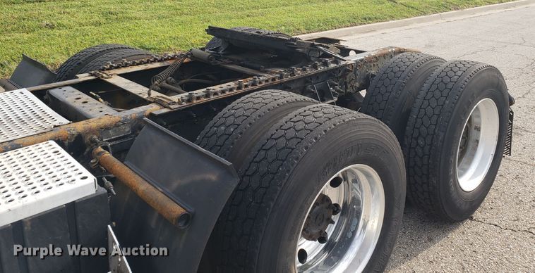 image for item ET9843 2013 International ProStar semi truck