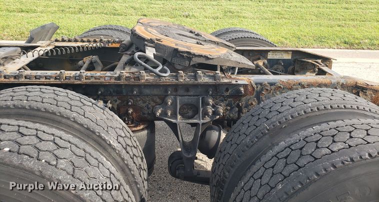 image for item ET9843 2013 International ProStar semi truck