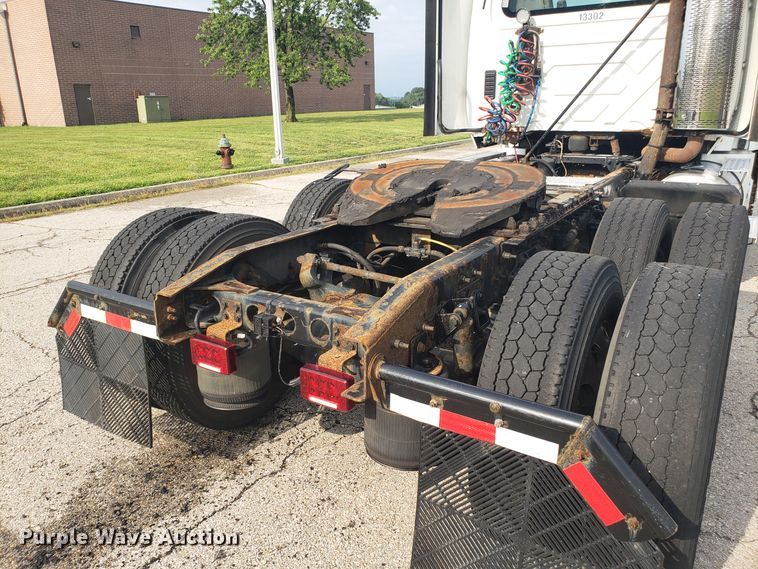 image for item ET9843 2013 International ProStar semi truck