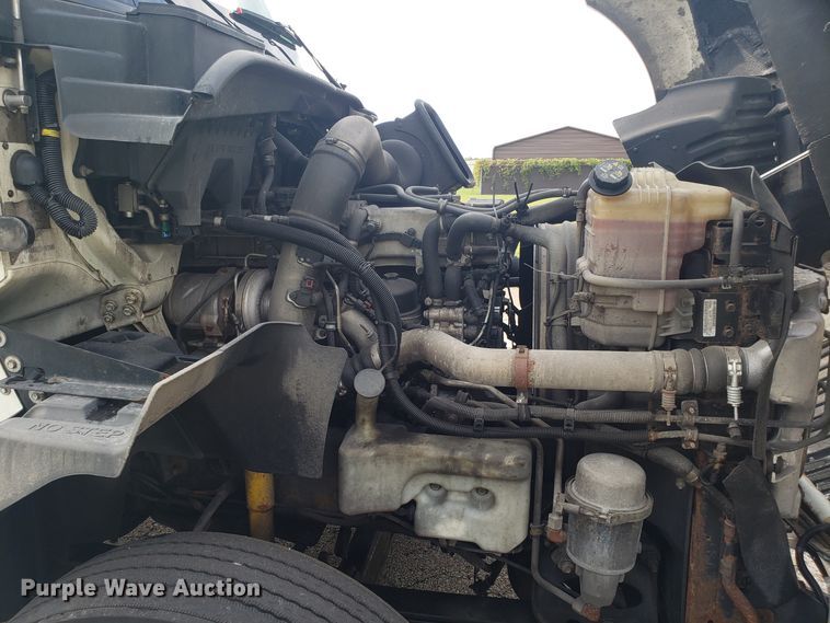 image for item ET9843 2013 International ProStar semi truck