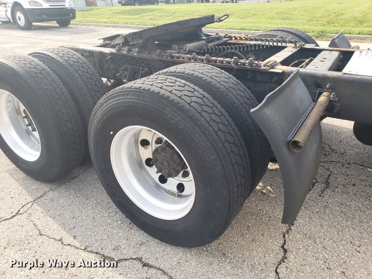 image for item ET9843 2013 International ProStar semi truck