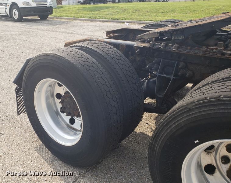 image for item ET9843 2013 International ProStar semi truck