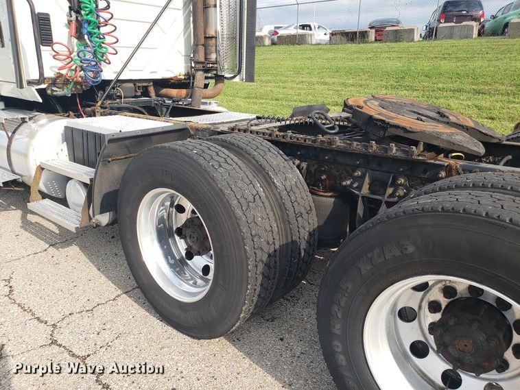 image for item ET9843 2013 International ProStar semi truck