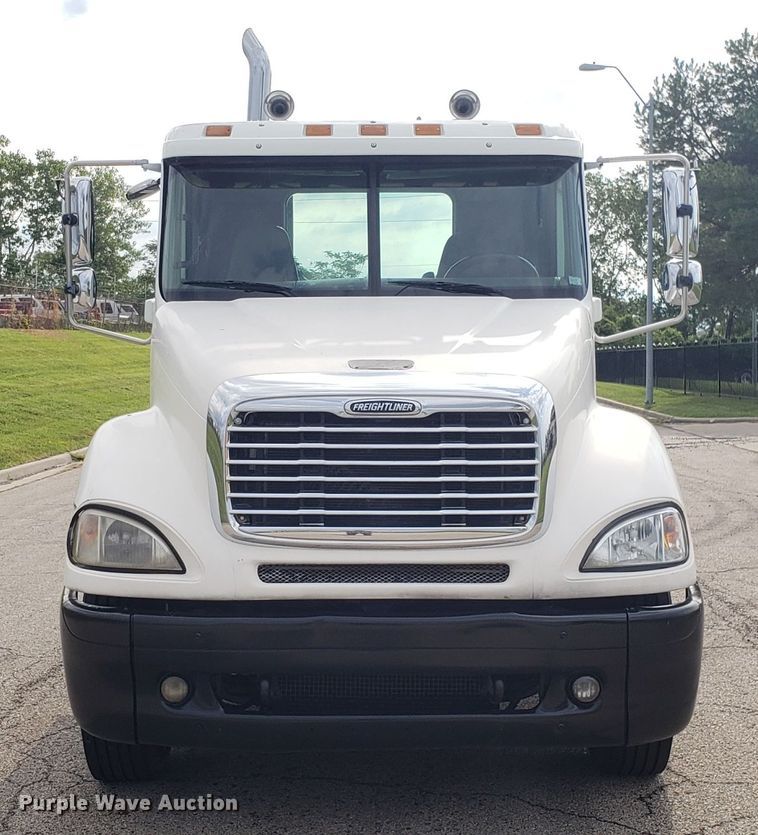 image for item ET9844 2006 Freightliner Columbia semi truck