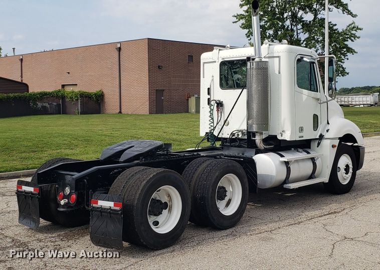 image for item ET9844 2006 Freightliner Columbia semi truck