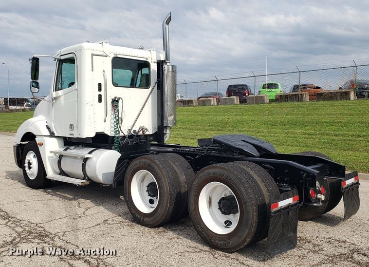 image for item ET9844 2006 Freightliner Columbia semi truck