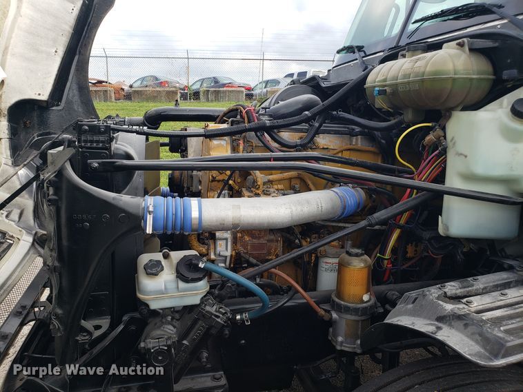 image for item ET9844 2006 Freightliner Columbia semi truck