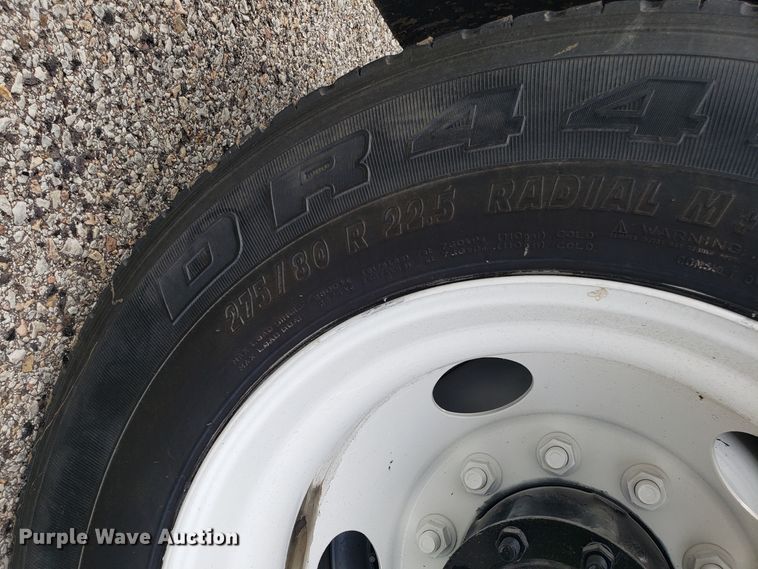 image for item ET9844 2006 Freightliner Columbia semi truck