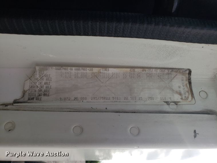 image for item ET9844 2006 Freightliner Columbia semi truck