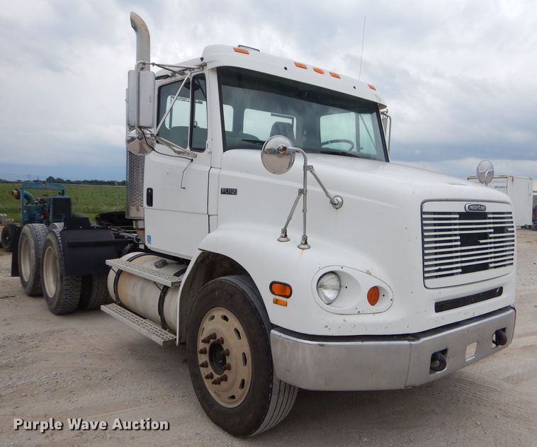 image for item FC9814 2000 Freightliner FL112 semi truck